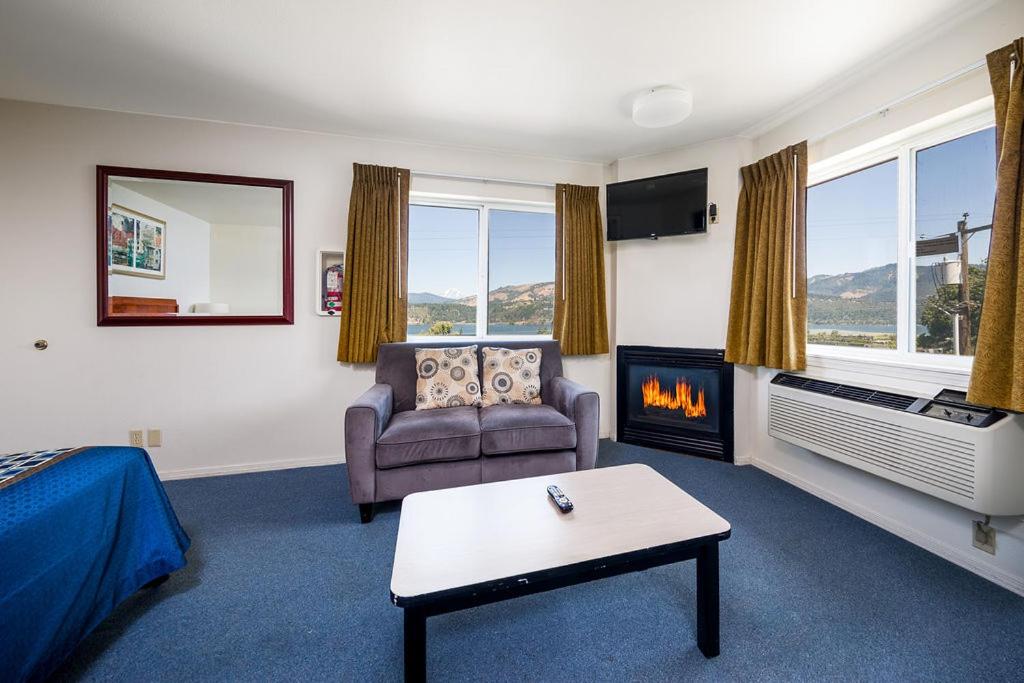Riverview Lodge Main image 1